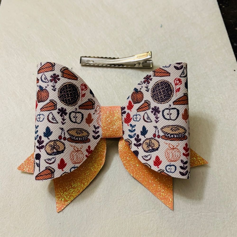 Thanksgiving dinner inspired ✨ GIRL HAIR BOW